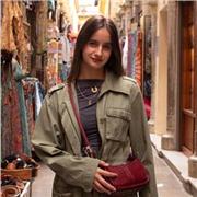 Me considero una persona activa, creativa, alegre.
Se me dan muy bien enseñar a niñ@s de 5-12 años